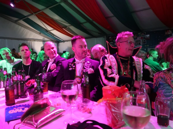 Gala De Hènige Slepvèènt en de Köttelpeer’n