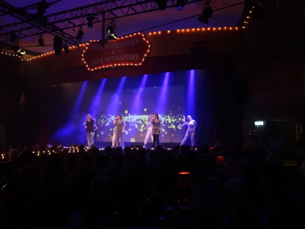 Gala De Hènige Slepvèènt en de Köttelpeer’n