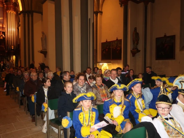 Carnavalsmis en Kadolsteravond bij de Wal