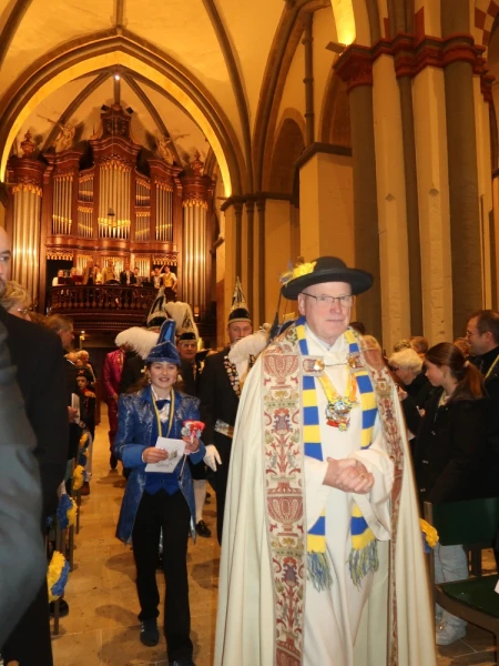 Carnavalsmis en Kadolsteravond bij de Wal