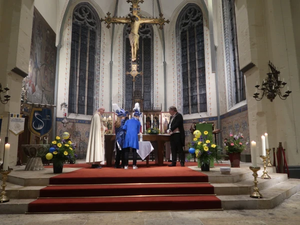 Carnavalsmis en Kadolsteravond bij de Wal