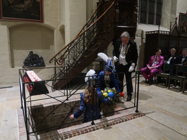 Carnavalsmis en Kadolsteravond bij de Wal