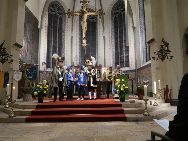 Carnavalsmis en Kadolsteravond bij de Wal