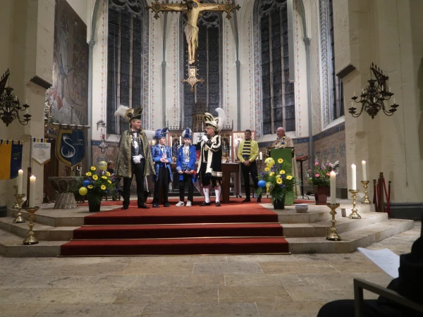 Carnavalsmis en Kadolsteravond bij de Wal