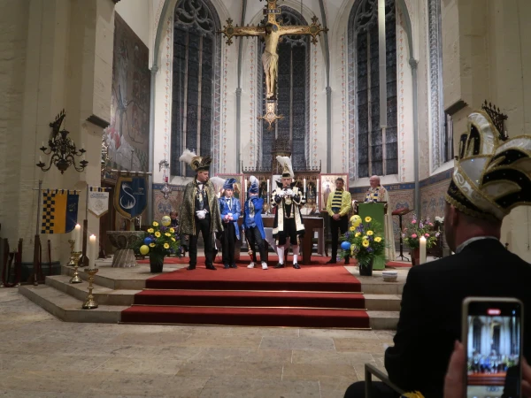 Carnavalsmis en Kadolsteravond bij de Wal