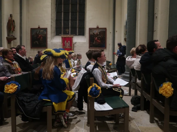Carnavalsmis en Kadolsteravond bij de Wal