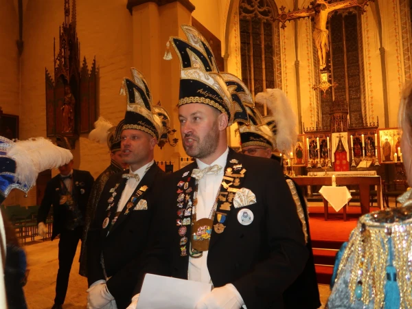Carnavalsmis en Kadolsteravond bij de Wal