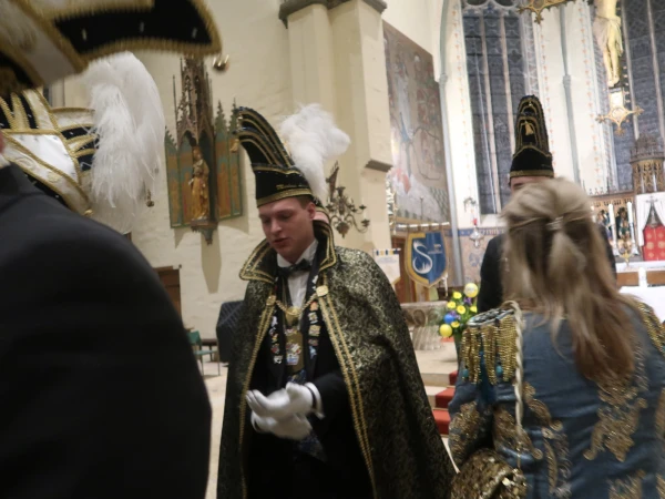 Carnavalsmis en Kadolsteravond bij de Wal