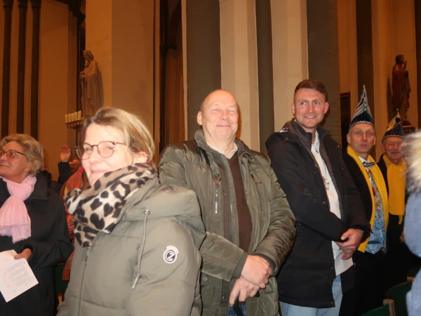 Carnavalsmis en Kadolsteravond bij de Wal