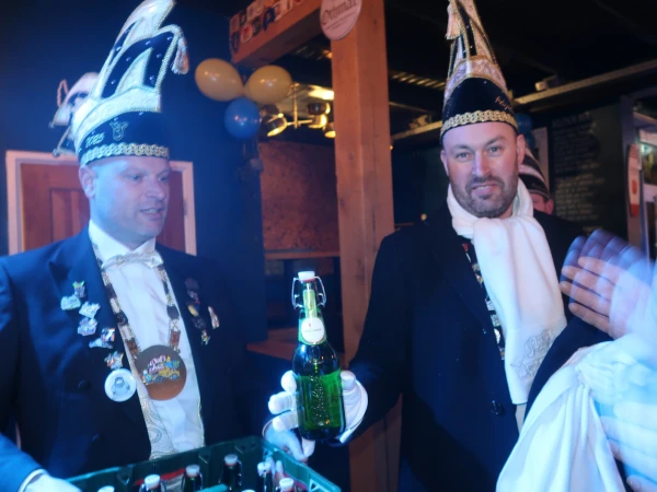 Carnavalsmis en Kadolsteravond bij de Wal