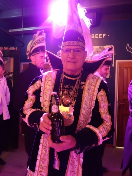 Carnavalsmis en Kadolsteravond bij de Wal