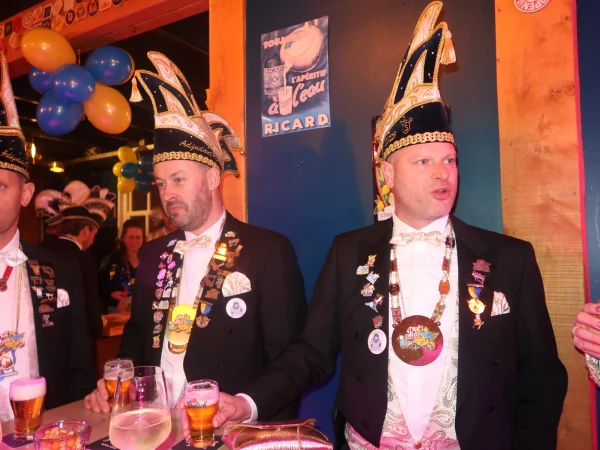 Carnavalsmis en Kadolsteravond bij de Wal