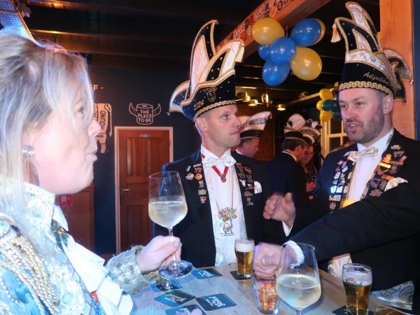 Carnavalsmis en Kadolsteravond bij de Wal