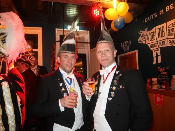 Carnavalsmis en Kadolsteravond bij de Wal