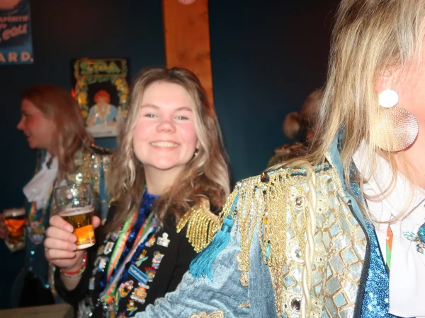 Carnavalsmis en Kadolsteravond bij de Wal