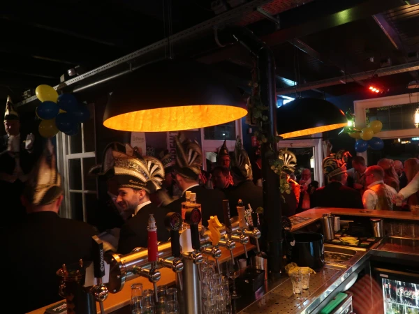 Carnavalsmis en Kadolsteravond bij de Wal