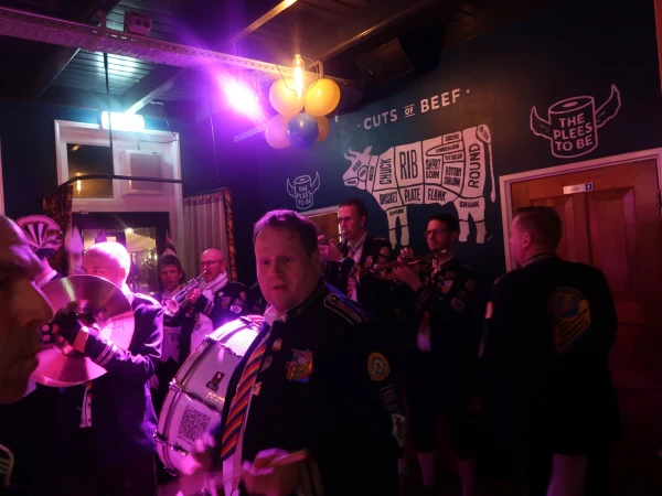 Carnavalsmis en Kadolsteravond bij de Wal