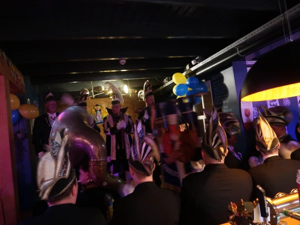 Carnavalsmis en Kadolsteravond bij de Wal