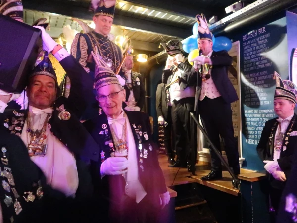 Carnavalsmis en Kadolsteravond bij de Wal