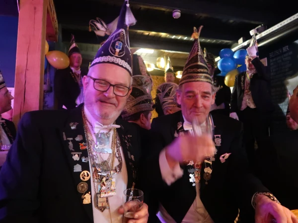 Carnavalsmis en Kadolsteravond bij de Wal