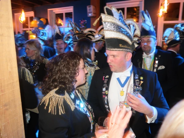 Carnavalsmis en Kadolsteravond bij de Wal