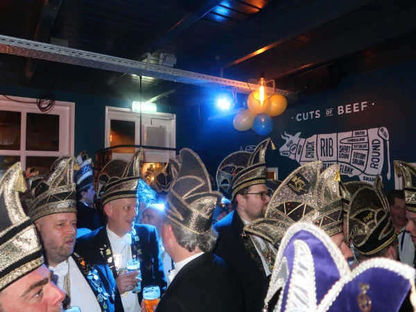 Carnavalsmis en Kadolsteravond bij de Wal