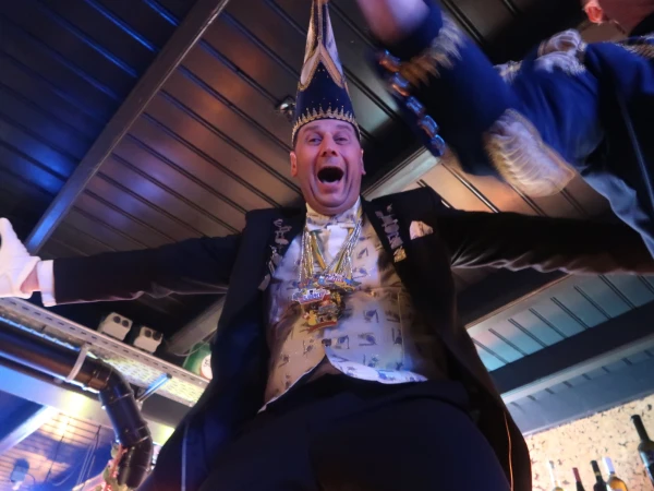 Carnavalsmis en Kadolsteravond bij de Wal