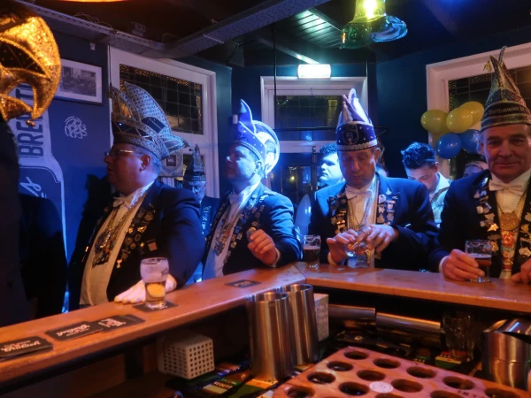 Carnavalsmis en Kadolsteravond bij de Wal