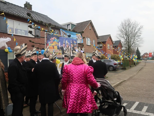 Schoolcarnaval en optocht Agelo