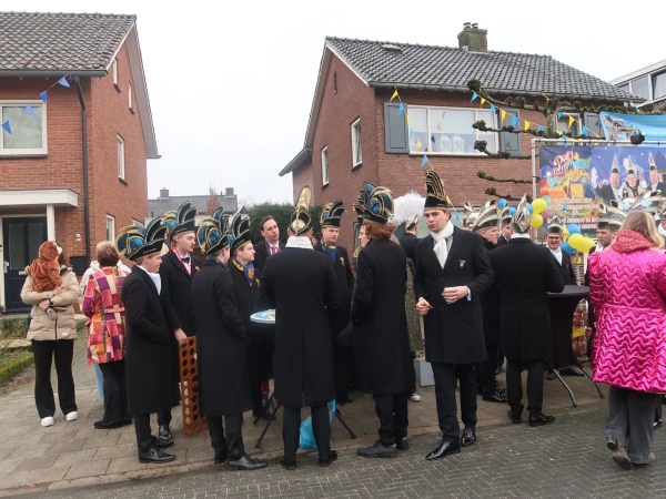 Schoolcarnaval en optocht Agelo