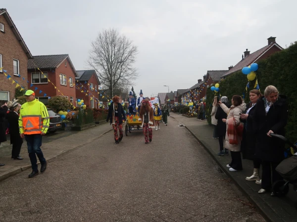 Schoolcarnaval en optocht Agelo