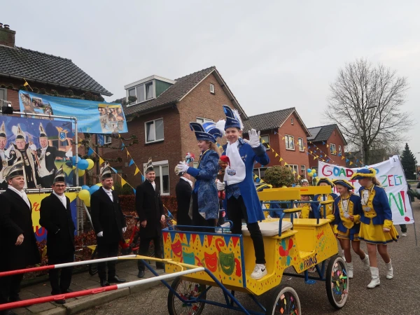 Schoolcarnaval en optocht Agelo