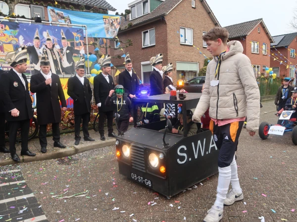 Schoolcarnaval en optocht Agelo