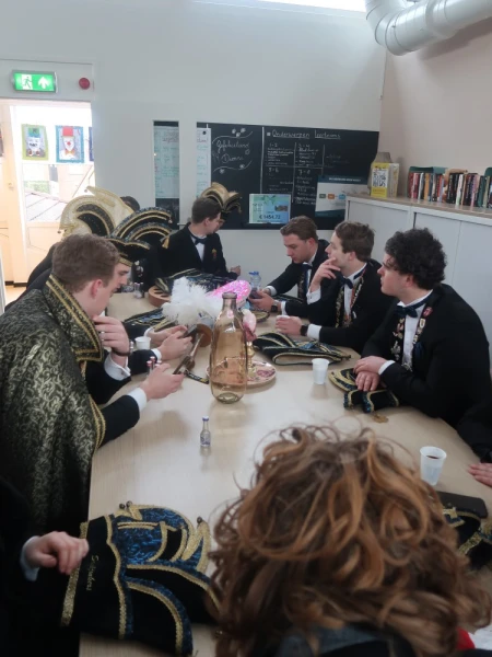 Schoolcarnaval en optocht Agelo