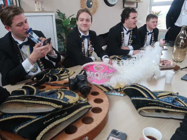 Schoolcarnaval en optocht Agelo