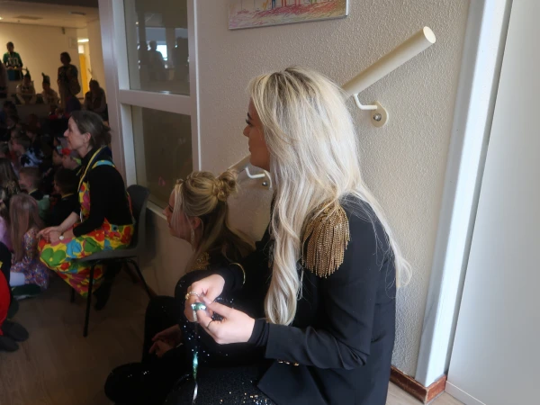 Schoolcarnaval en optocht Agelo