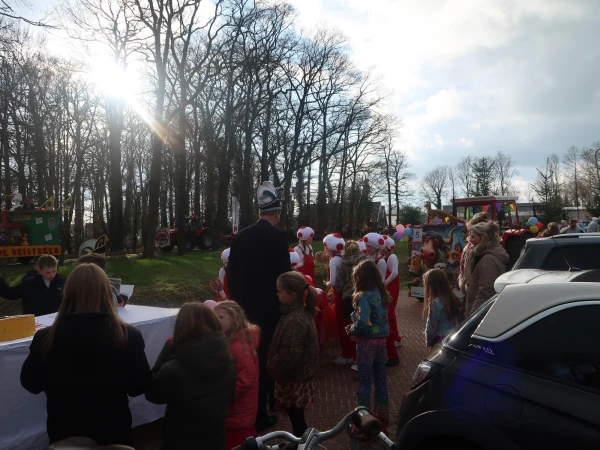 Schoolcarnaval en optocht Agelo
