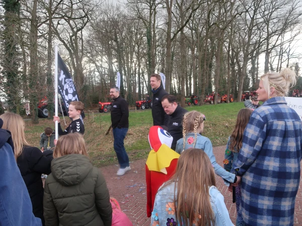 Schoolcarnaval en optocht Agelo