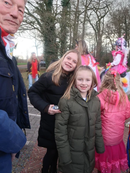 Schoolcarnaval en optocht Agelo