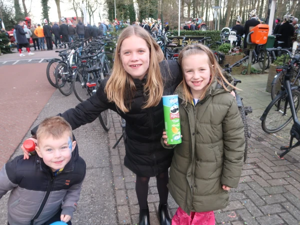 Schoolcarnaval en optocht Agelo