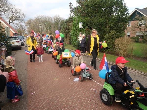 Schoolcarnaval en optocht Agelo