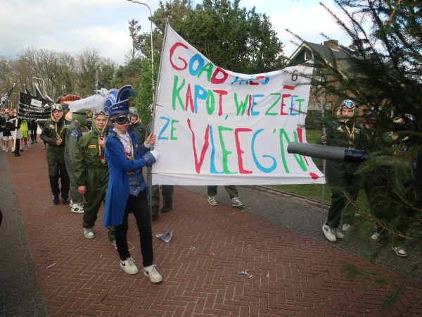 Schoolcarnaval en optocht Agelo