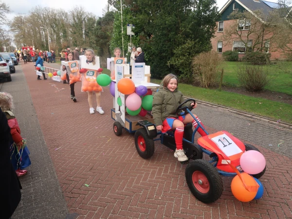 Schoolcarnaval en optocht Agelo