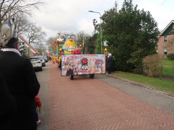 Schoolcarnaval en optocht Agelo