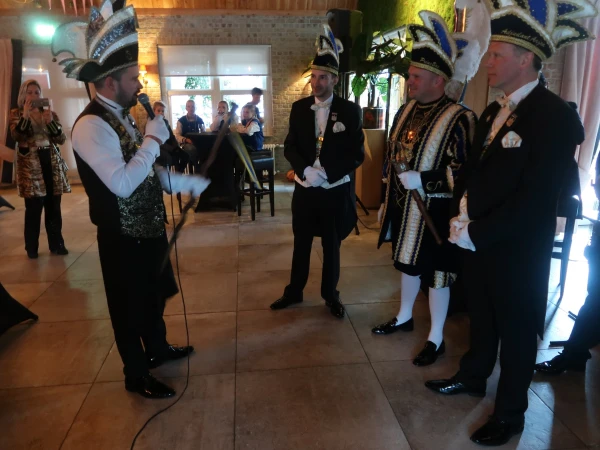 Aanbieden hofauto en receptie Stadsprins