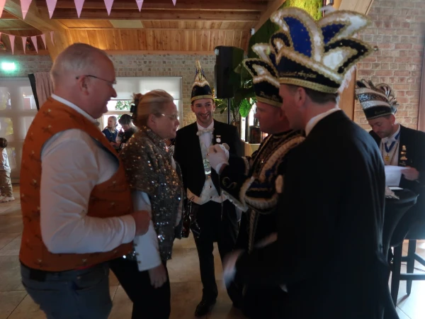 Aanbieden hofauto en receptie Stadsprins