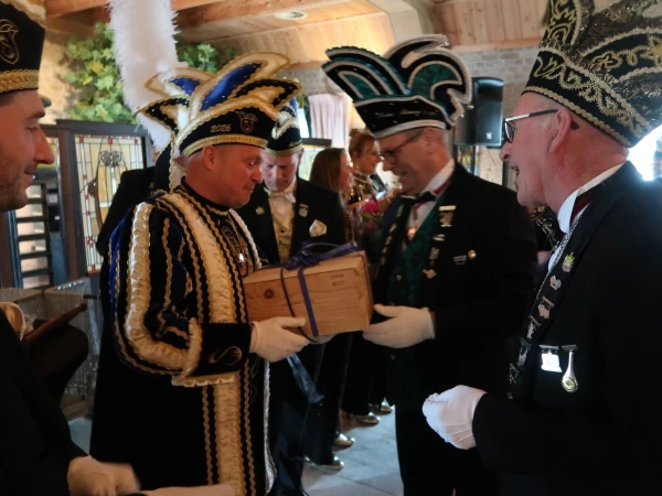 Aanbieden hofauto en receptie Stadsprins