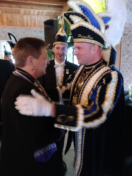 Aanbieden hofauto en receptie Stadsprins