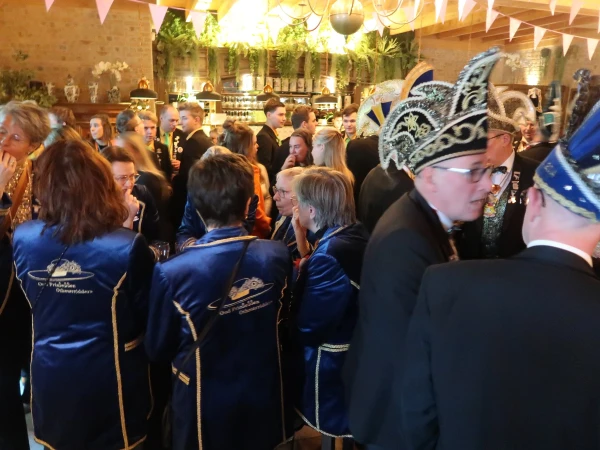 Aanbieden hofauto en receptie Stadsprins