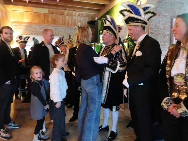 Aanbieden hofauto en receptie Stadsprins